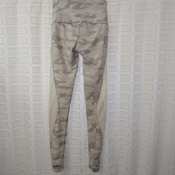Onzie Camo Mesh Stirrup Leggings XS - Picture 6 of 12